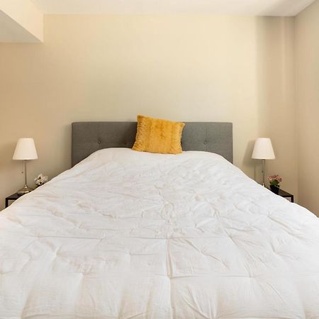 Entire 2 Bedroom Apartment Downtown - U1 Kitchener Zewnętrze zdjęcie