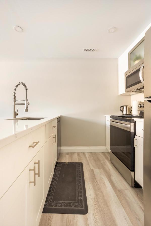 Entire 2 Bedroom Apartment Downtown - U1 Kitchener Zewnętrze zdjęcie